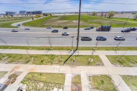 Photo 28 at 4 - 624 Rexdale Boulevard, Clairville, Toronto