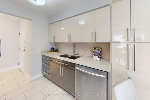 Photo 10 at Ph208 - 81 Townsgate Drive, Yorkhill, Vaughan