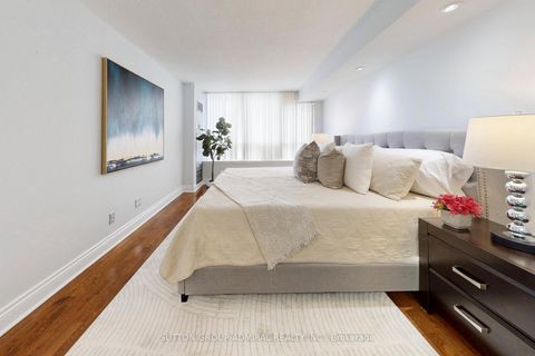Photo 13 at Ph208 - 81 Townsgate Drive, Yorkhill, Vaughan