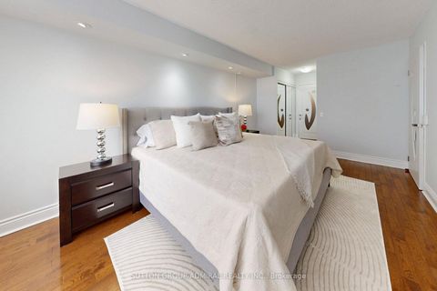 Photo 14 at Ph208 - 81 Townsgate Drive, Yorkhill, Vaughan