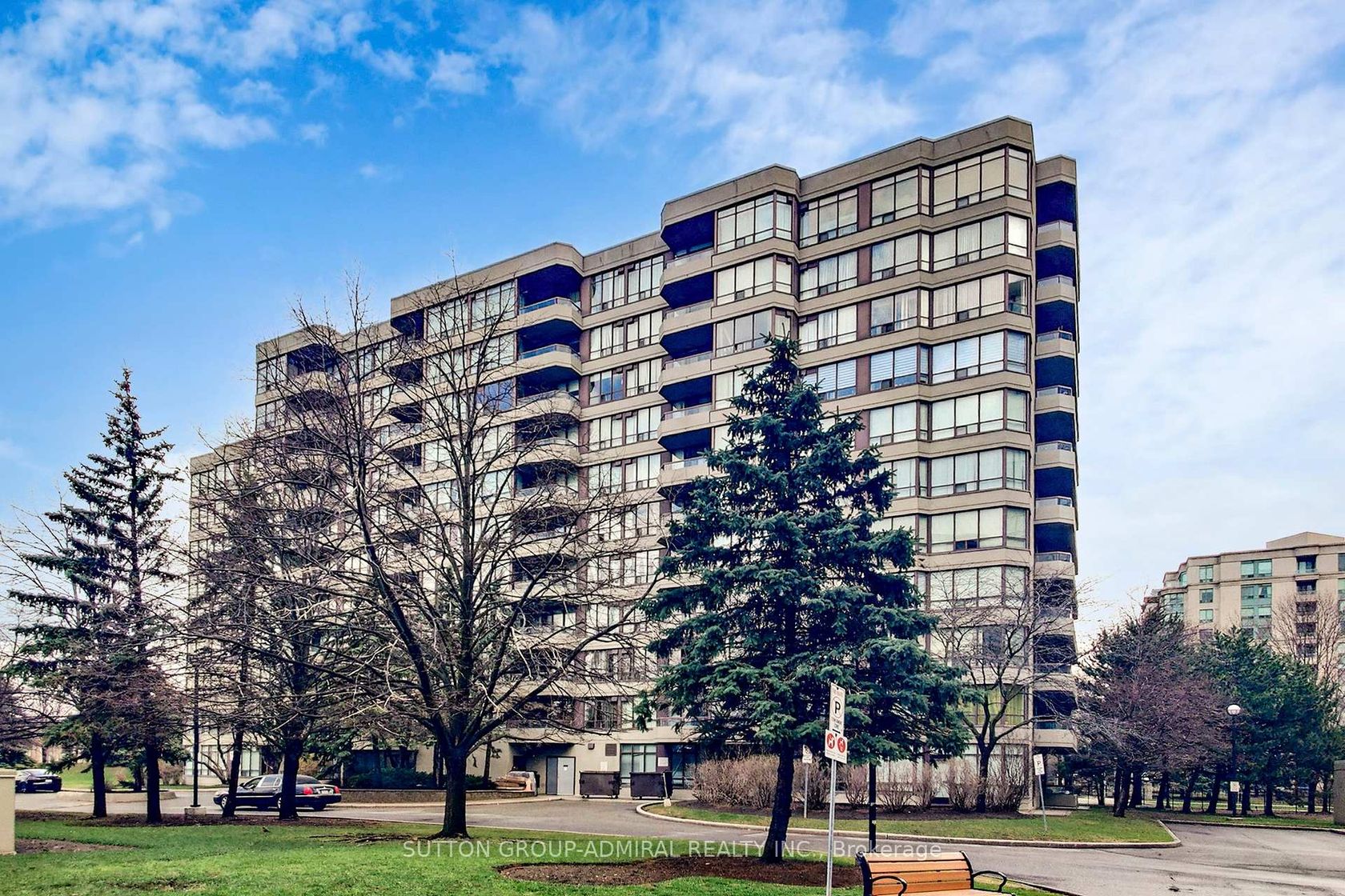 Ph208 - 81 Townsgate Drive, Yorkhill, Vaughan photo number 2