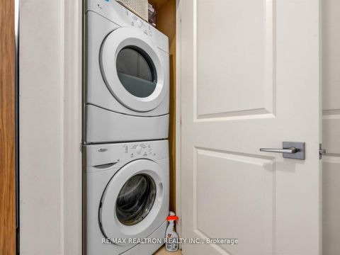 Photo 18 at 914 - 23 Glebe Road W, Eglinton, Toronto
