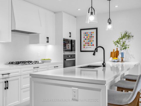 Photo 5 at 605 - 1 Strathgowan Avenue, Lawrence Park South, Toronto