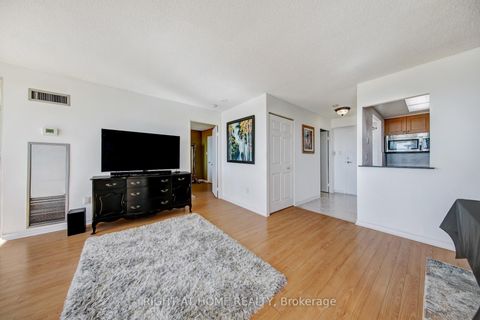 Photo 7 at 2027 - 3 Greystone Walk Drive, Kennedy Park, Toronto