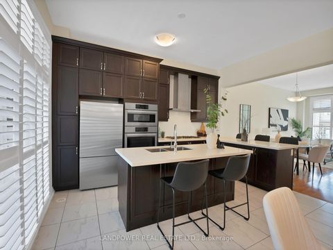 Photo 12 at 8 Aylin Crescent, Patterson, Vaughan