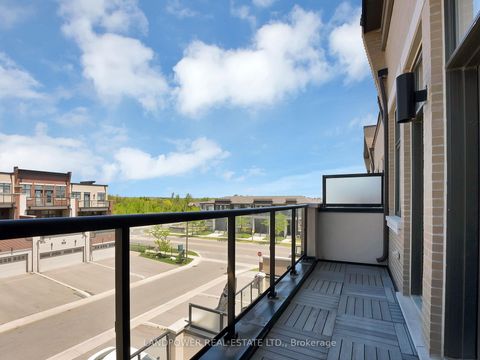 Photo 31 at 8 Aylin Crescent, Patterson, Vaughan