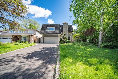 Photo 1 at 7 Hagerman Boulevard, Unionville, Markham