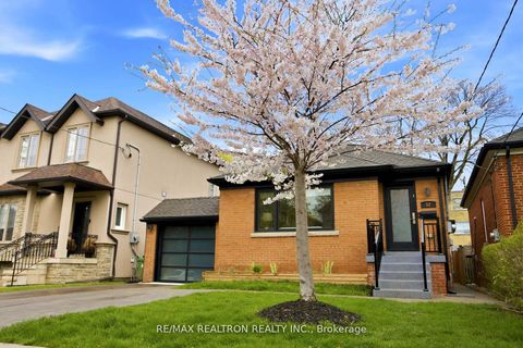 Photo 2 at 52 Burncrest Drive, Nortown, Toronto