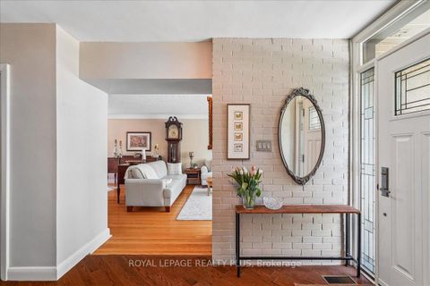 Photo 6 at 42 Roseview Avenue, Crosby, Richmond Hill