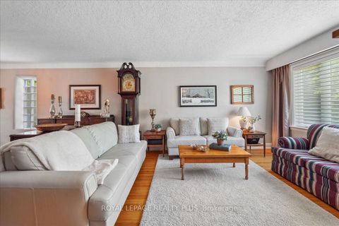 Photo 7 at 42 Roseview Avenue, Crosby, Richmond Hill
