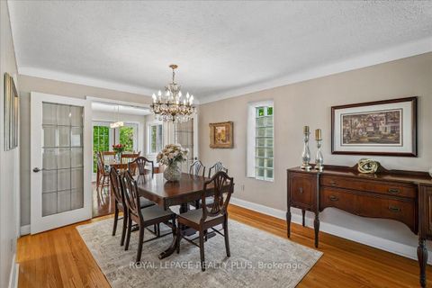 Photo 9 at 42 Roseview Avenue, Crosby, Richmond Hill