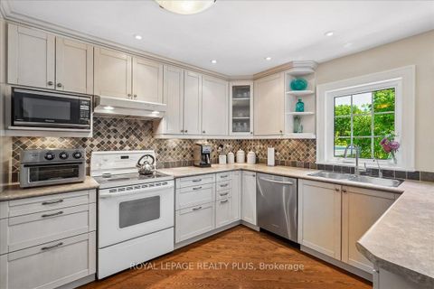 Photo 12 at 42 Roseview Avenue, Crosby, Richmond Hill