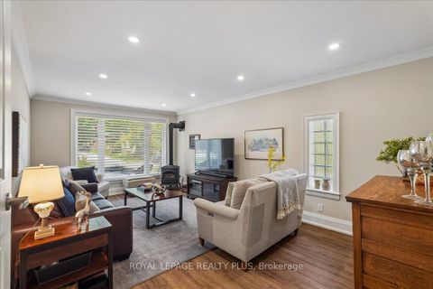 Photo 16 at 42 Roseview Avenue, Crosby, Richmond Hill