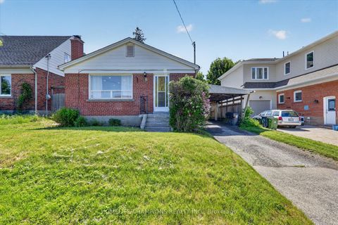 Photo 5 at 18 Bergen Road, Dorset Park, Toronto