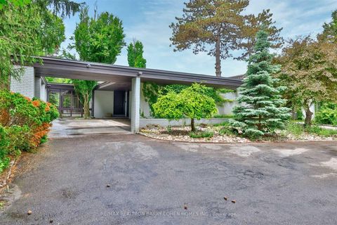 Photo 1 at 14 Park Lane Circle, York Mills, Toronto