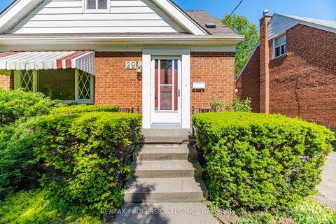 Photo 4 at 29 Westleigh Crescent, Alderwood, Toronto