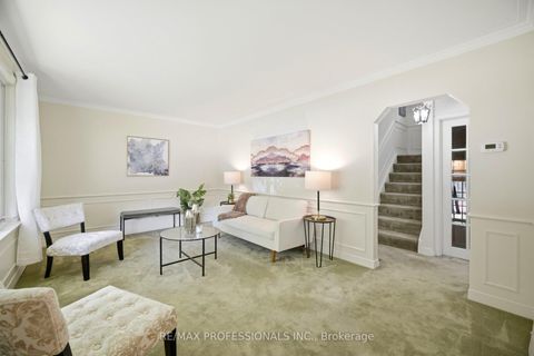 Photo 5 at 29 Westleigh Crescent, Alderwood, Toronto