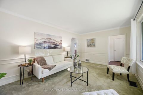 Photo 6 at 29 Westleigh Crescent, Alderwood, Toronto