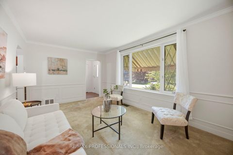 Photo 9 at 29 Westleigh Crescent, Alderwood, Toronto
