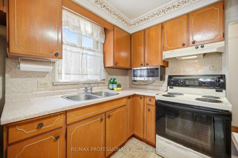 Photo 11 at 29 Westleigh Crescent, Alderwood, Toronto