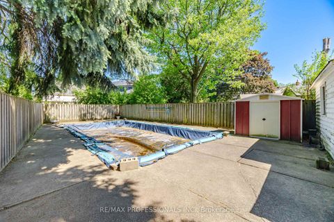 Photo 37 at 29 Westleigh Crescent, Alderwood, Toronto