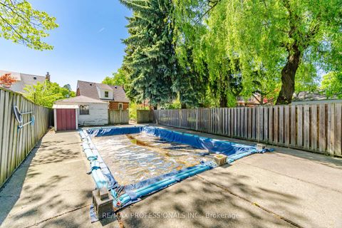 Photo 38 at 29 Westleigh Crescent, Alderwood, Toronto