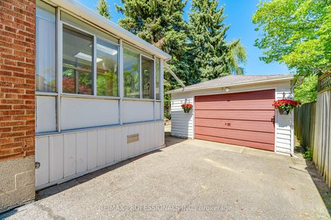 Photo 39 at 29 Westleigh Crescent, Alderwood, Toronto