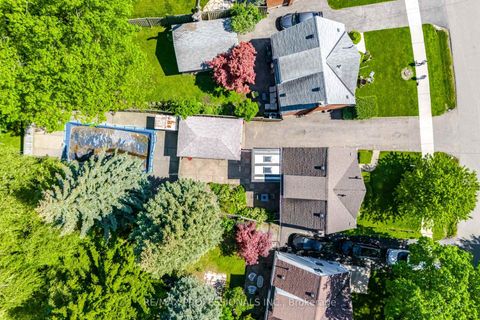Photo 41 at 29 Westleigh Crescent, Alderwood, Toronto