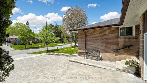 Photo 2 at 59 Woodgarden Crescent, West Hill, Toronto
