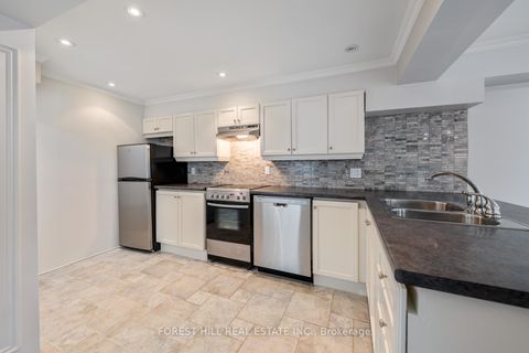 Photo 26 at 2 - 11A Clarendon Avenue, Casa Loma, Toronto