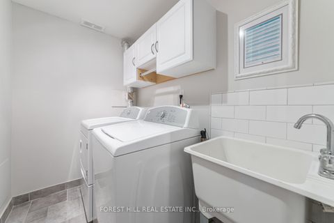 Photo 30 at 2 - 11A Clarendon Avenue, Casa Loma, Toronto