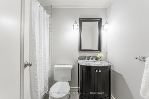 Photo 31 at 2 - 11A Clarendon Avenue, Casa Loma, Toronto