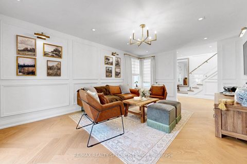 Photo 8 at 39 B Newington Crescent, West Deane, Toronto