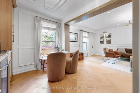 Photo 10 at 39 B Newington Crescent, West Deane, Toronto