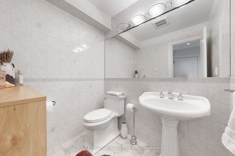 Photo 23 at 39 B Newington Crescent, West Deane, Toronto