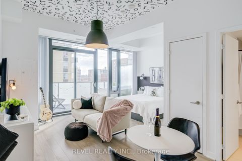 Photo 1 at 609 - 185 Roehampton Avenue, Mount Pleasant West, Toronto