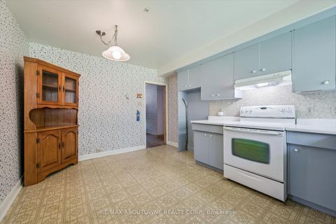 Photo 11 at 108 Princess Margaret Boulevard, Rosethorn, Toronto