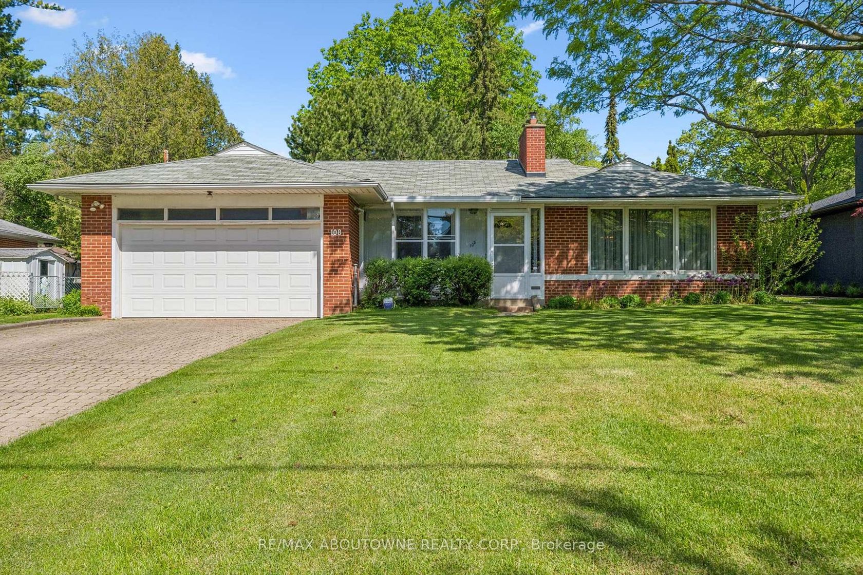 108 Princess Margaret Boulevard, Rosethorn, Toronto 