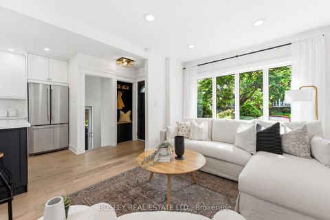Photo 2 at 39 White Birch Rd, Cliffside, Toronto