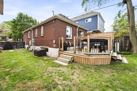 Photo 31 at 39 White Birch Rd, Cliffside, Toronto