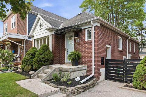 Photo 33 at 39 White Birch Rd, Cliffside, Toronto