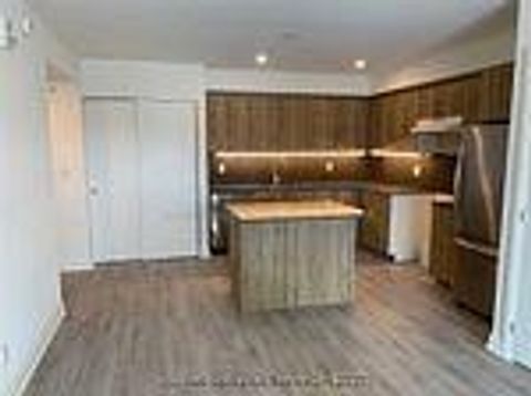 Photo 2 at 911 - 58 Lakeside Terrace, Little Lake, Barrie