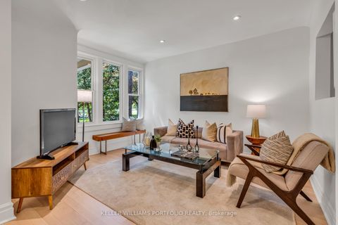 Photo 4 at 79 Gore Vale Avenue, Bellwoods, Toronto