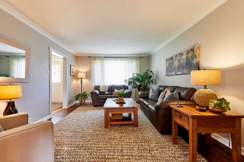 Photo 17 at 108 Gradwell Drive, Cliffcrest, Toronto