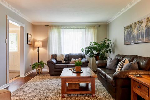 Photo 18 at 108 Gradwell Drive, Cliffcrest, Toronto