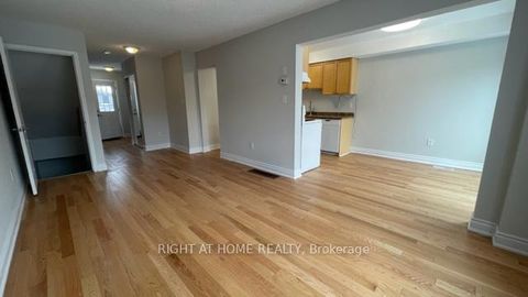 Photo 4 at 140 Sydenham Wells, Georgian Drive, Barrie