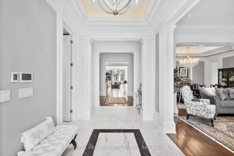 Photo 2 at 7 Winchfield Place, Don Mills, Toronto