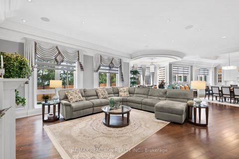 Photo 18 at 7 Winchfield Place, Don Mills, Toronto