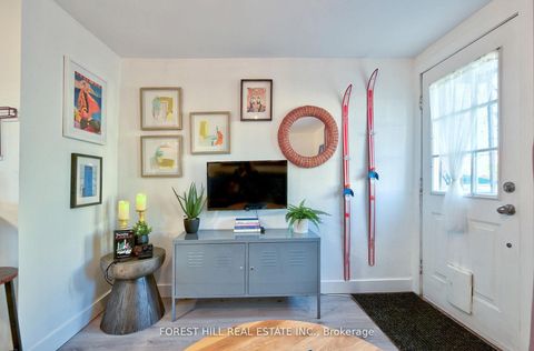 Photo 7 at 325 Westmoreland Avenue N, Junction, Toronto