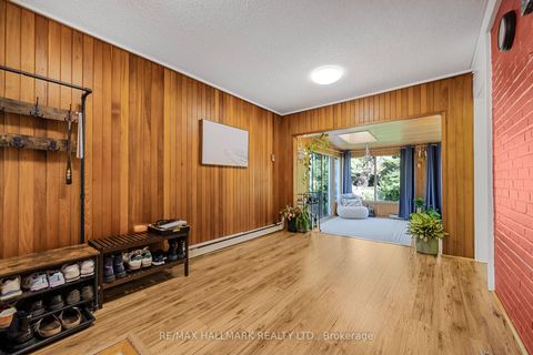 Photo 5 at 80 Berkinshaw Crescent, Don Mills, Toronto